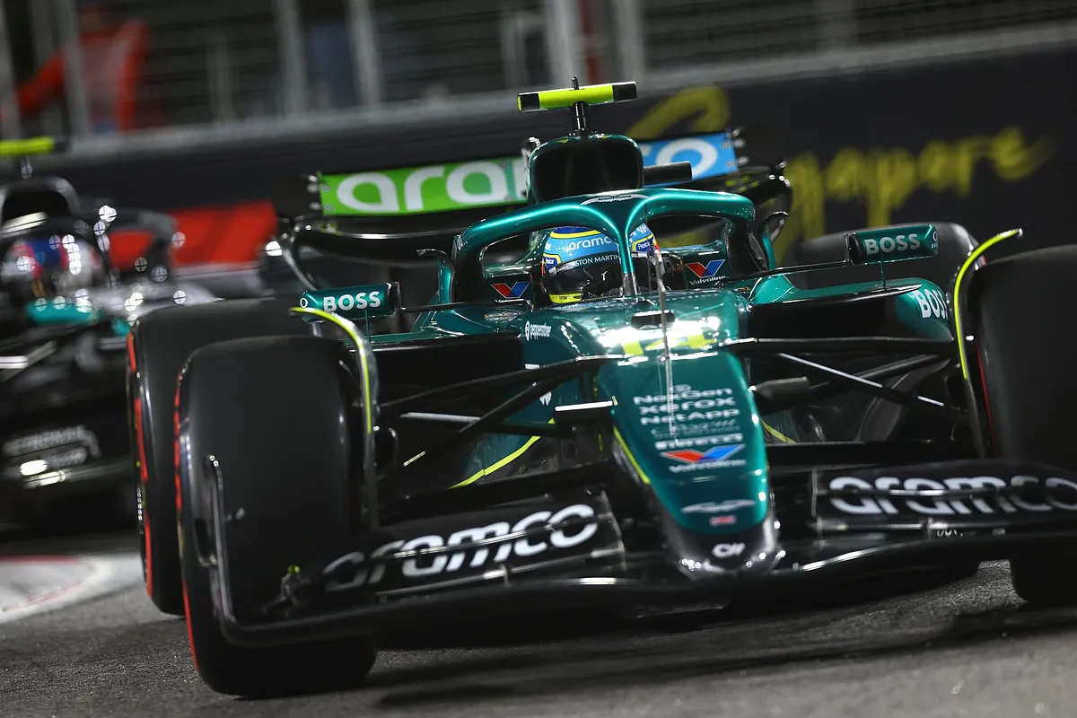 Fernando Alonso cierra en Marina Bay su mejor viernes del año: "Somos más optimistas"