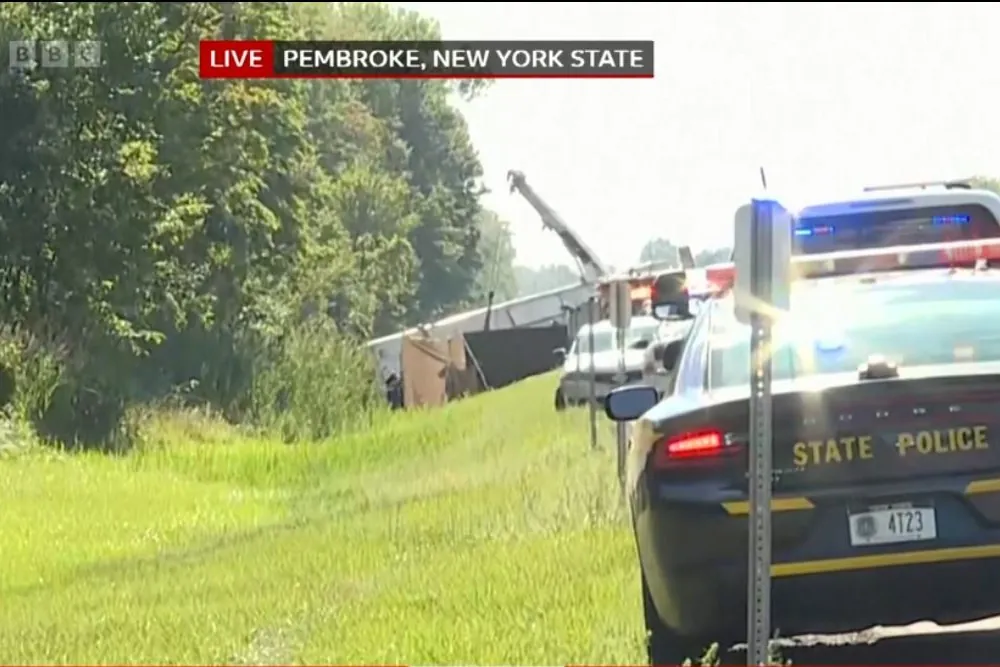 New York eyaletindeki bir otobüs kazasında iki küçük de dahil olmak üzere birkaç ölü