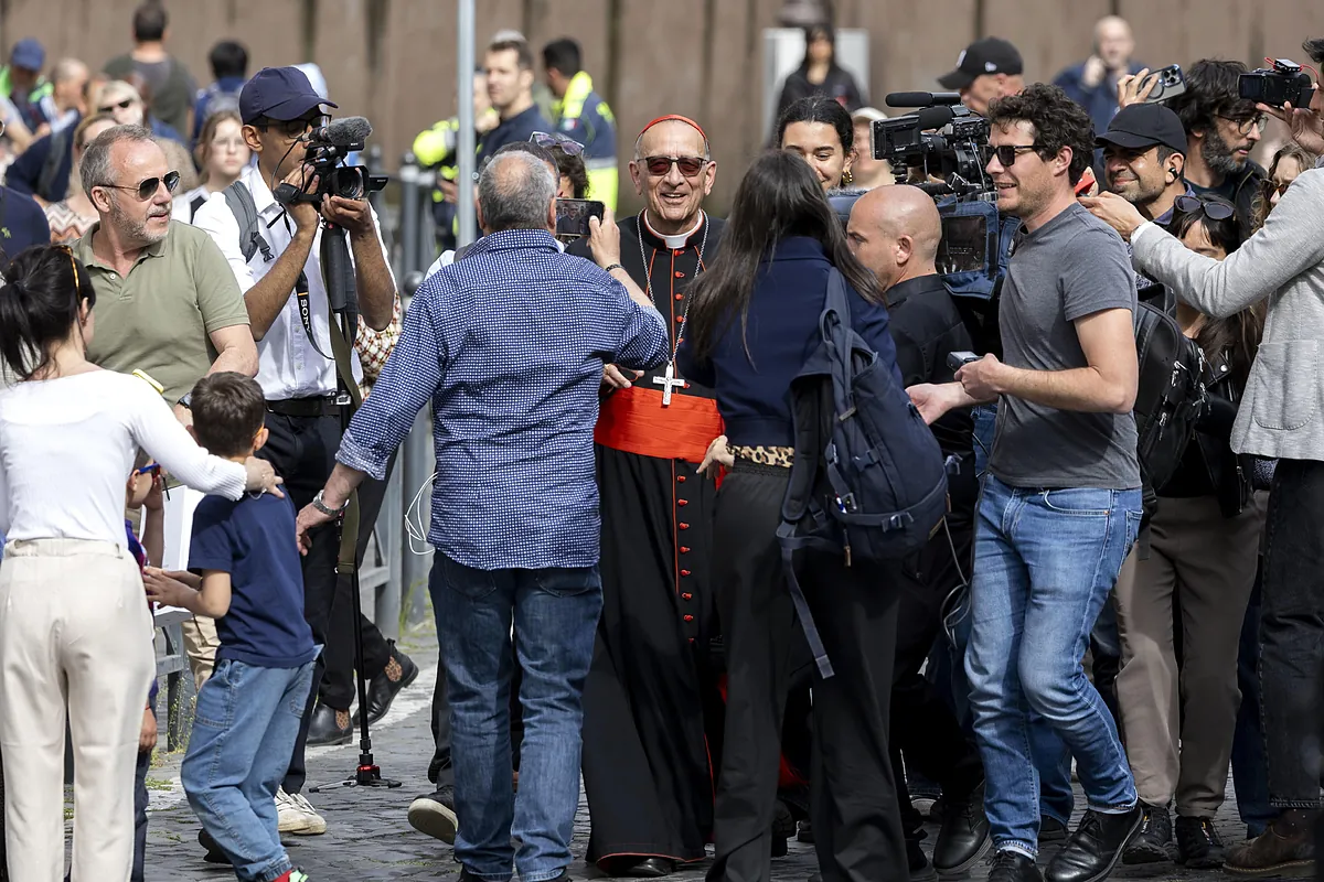 Todas las caras del ¿papable? Omella: el cardenal con poder en el Vaticano que llegó a Barcelona por su catalán  chapurriao , se enfrentó a Puigdemont y se entiende bien con Illa