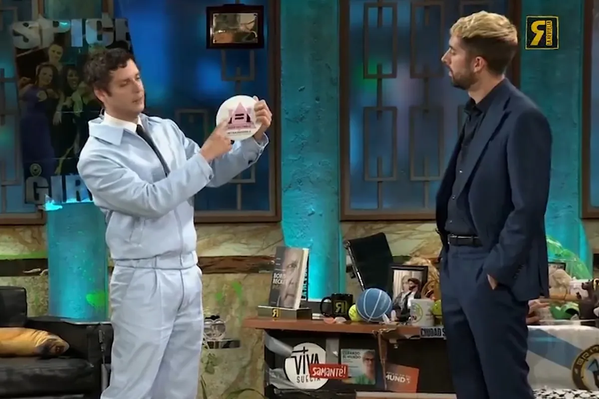 El polémico y grave error de La Revuelta sobre el VIH que ha provocado una  oleada de críticas: "Es muy peligroso e irresponsable" | Televisión