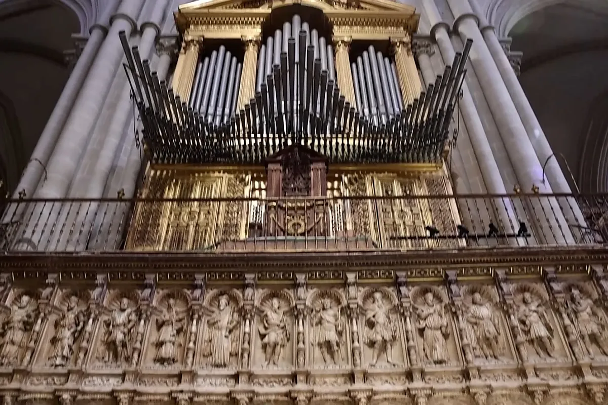 Los órganos de la Catedral de Toledo recuperan su color tras 300 años