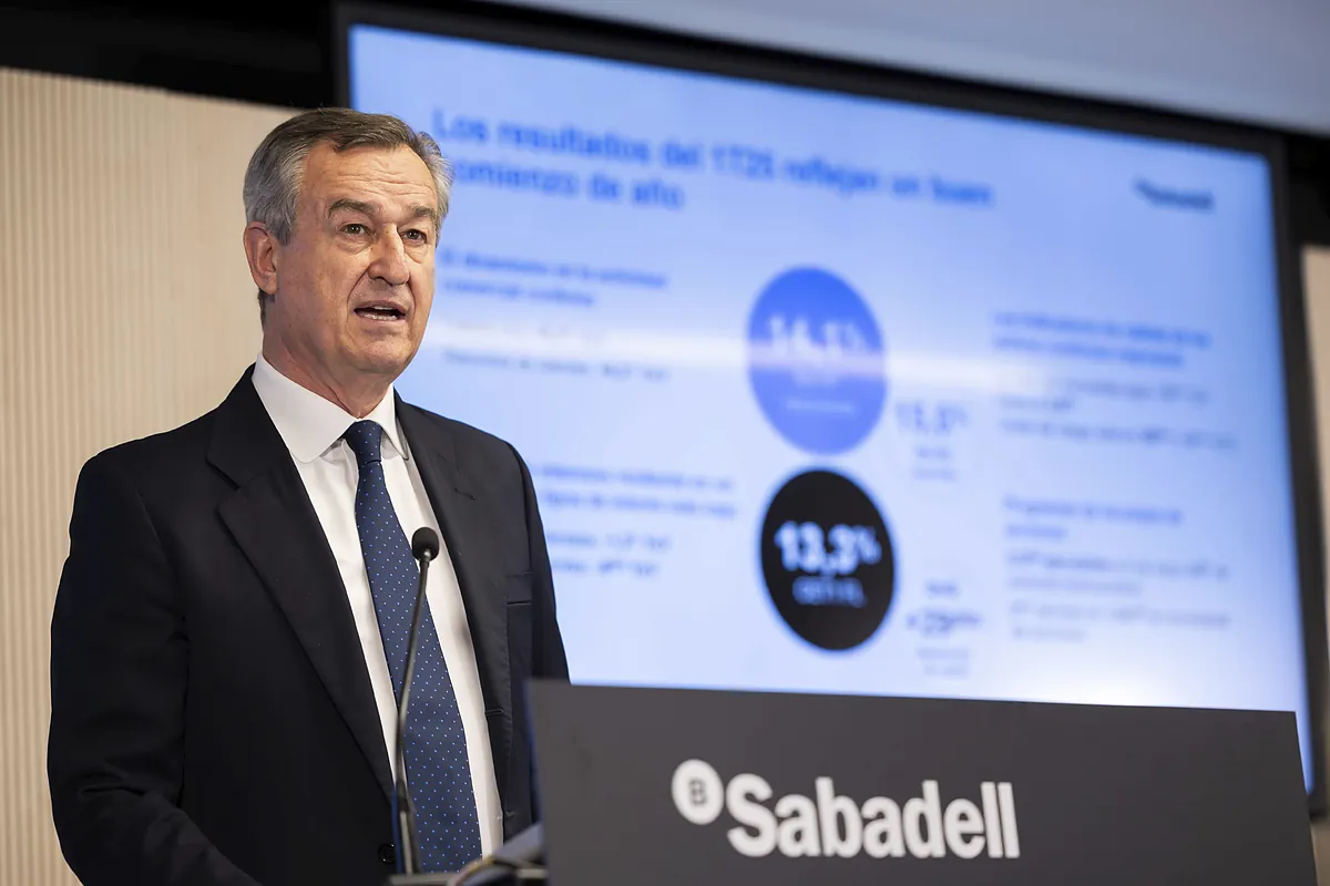 Sabadell sube el listón y se ampara en la consulta política para defenderse en la OPA frente a BBVA