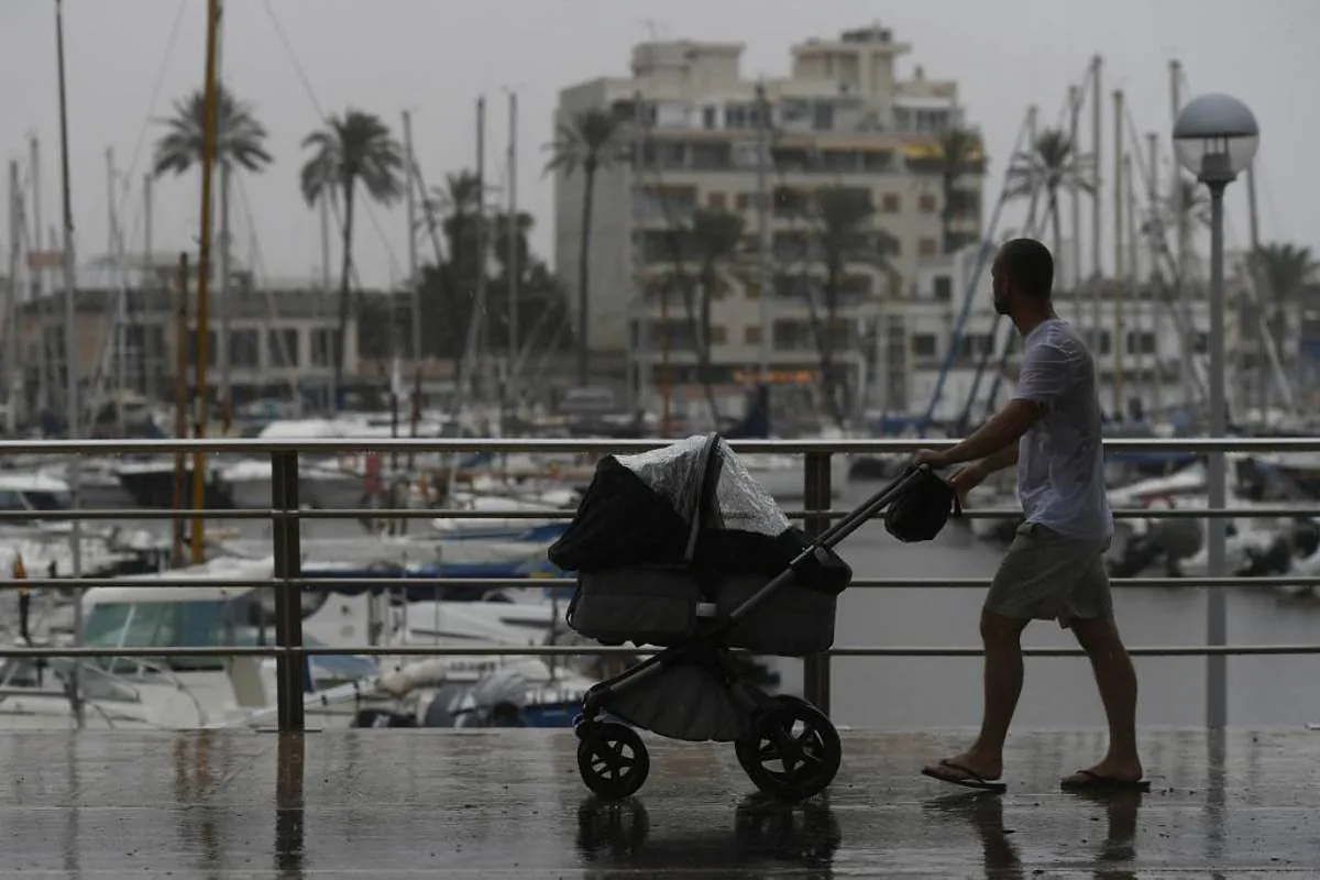 Una vaguada atlántica deja este miércoles lluvias y tormentas en el este peninsular y Baleares