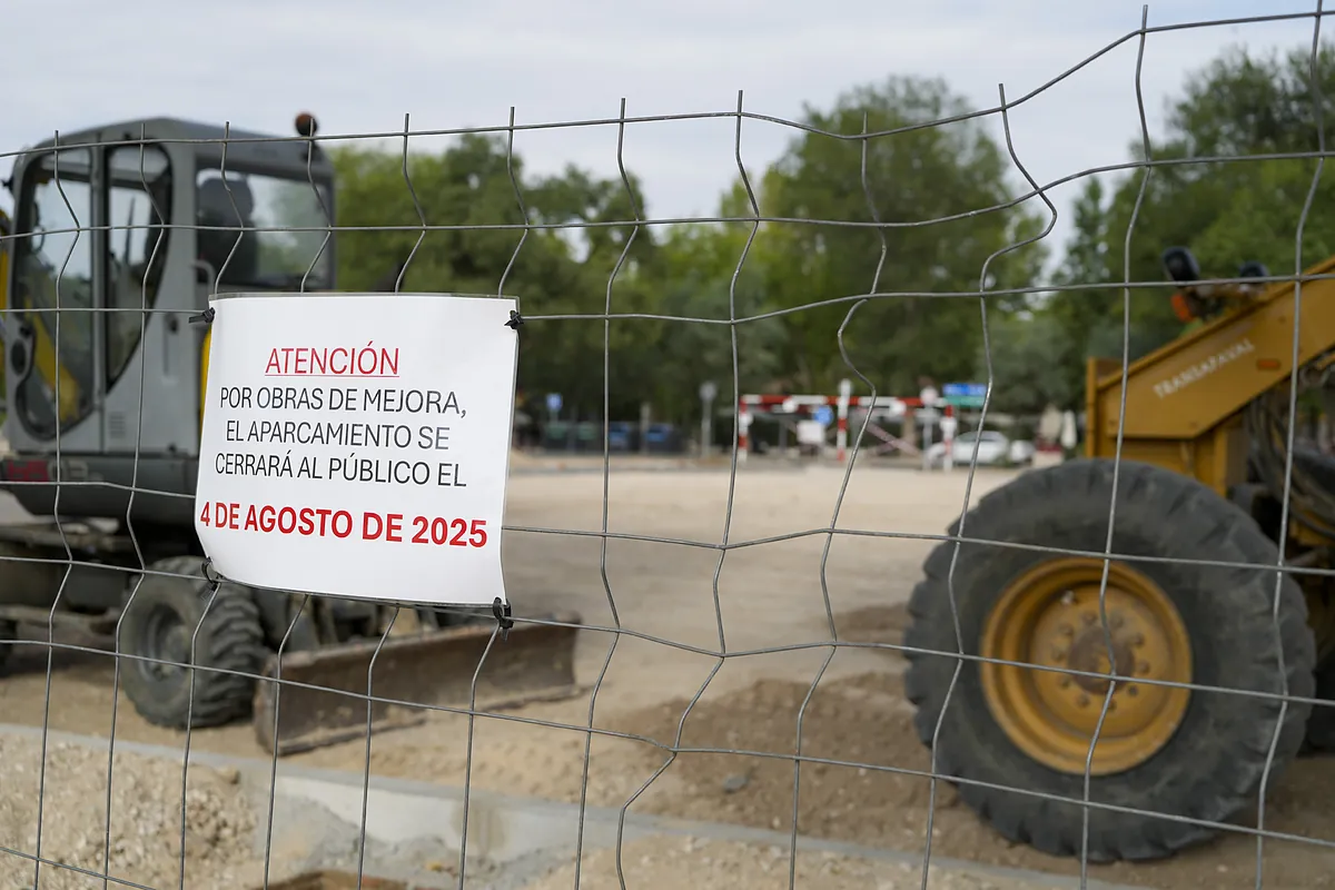 Cibeles se disculpa por las molestias provocadas por las obras del parking del Lago y los hosteleros de la Casa de Campo exigen una compensación