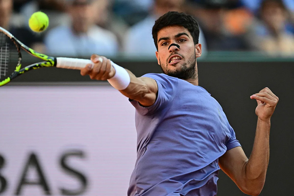 Nishikori - Alcaraz: horario y dónde ver por TV el partido de Roland Garros