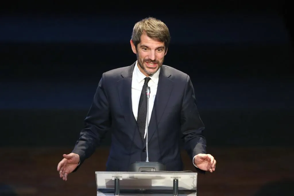 Ernest Urtasun elogia en Arequipa "el magnífico trabajo que realiza Luis García Montero"