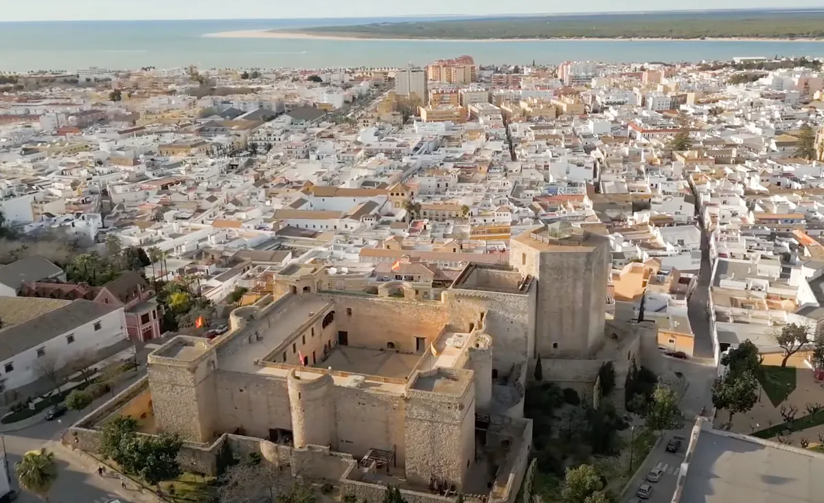 La fortaleza medieval con más de cinco siglos de historia que tienes que visitar: lo mejor está al final de un pasadizo secreto