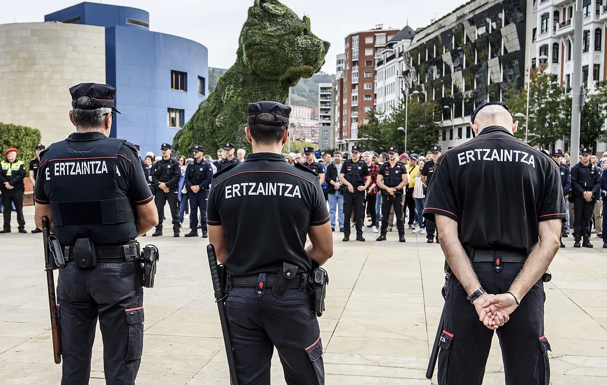 Alumnos de Criminología de la Universidad vasca boicotean a dos 'ertzainas' que se habían ofrecido para explicar su trabajo