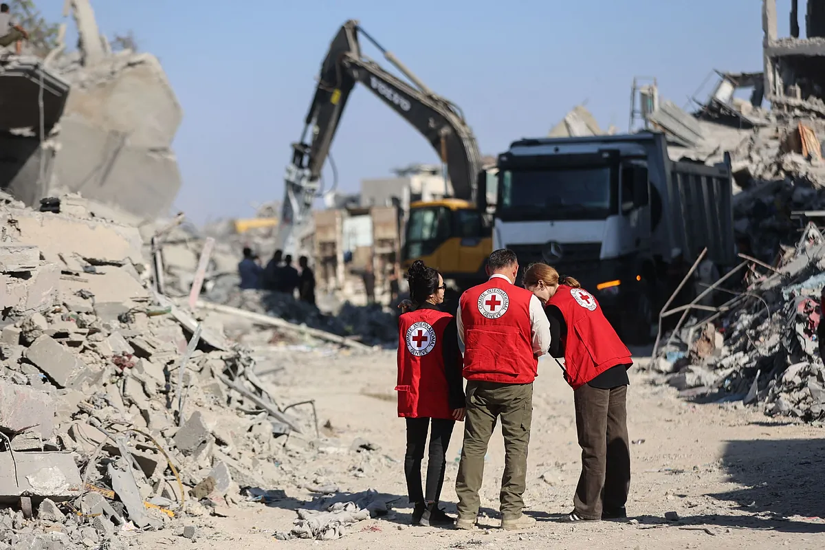 Israel Red Cross Hands Over Gaza Hostage Body