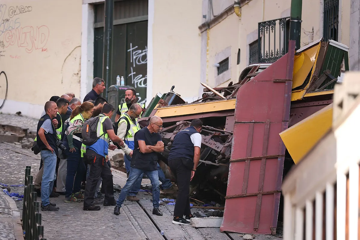 Lo que se sabe del accidente del funicular de Lisboa: la hipótesis del cable roto y la advertencia premonitoria de los trabajadores