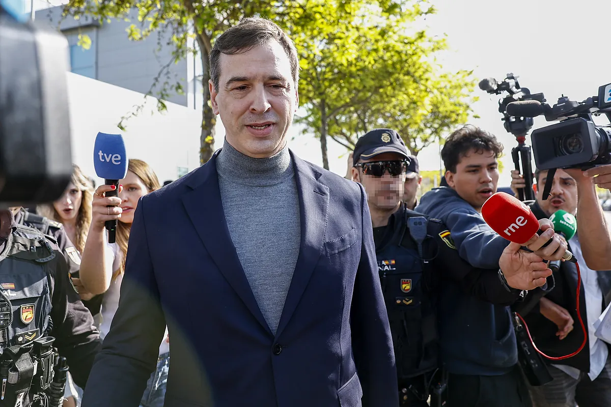 La Fiscalía considera que Gallardo no cometió  fraude de ley  con su aforamiento exprés y pide que la causa completa del  hermanísimo  recaiga en el TSJEx