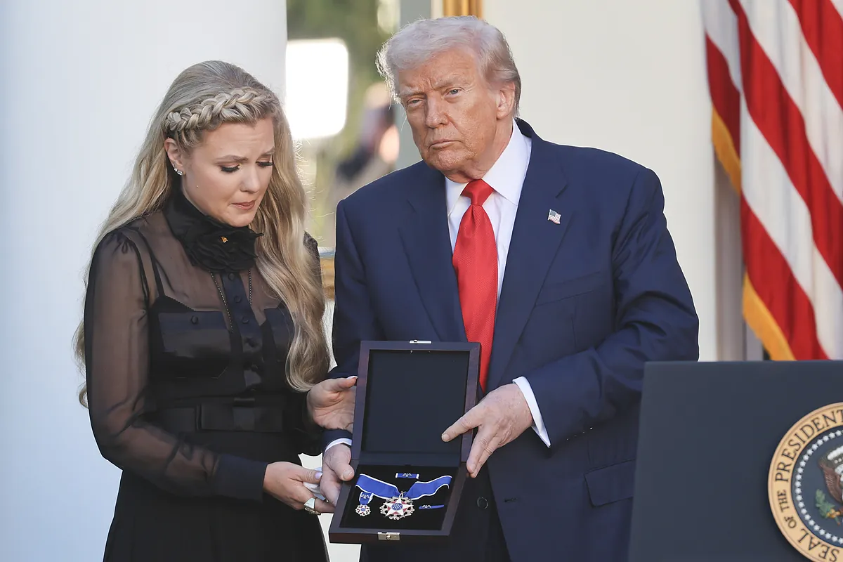 Donald Trump entrega de forma póstuma la Medalla Presidencial de la Libertad a Charlie Kirk