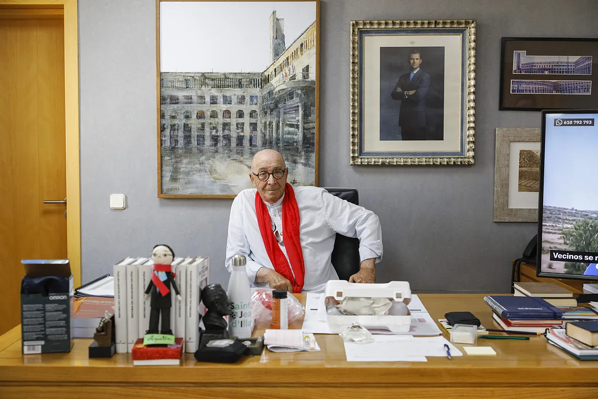 Agustín, el socialista de  mal genio  dispuesto a llevar su hambre al límite contra su  cocarnetario  García-Page:  Tiene más huevos que uno de 20 