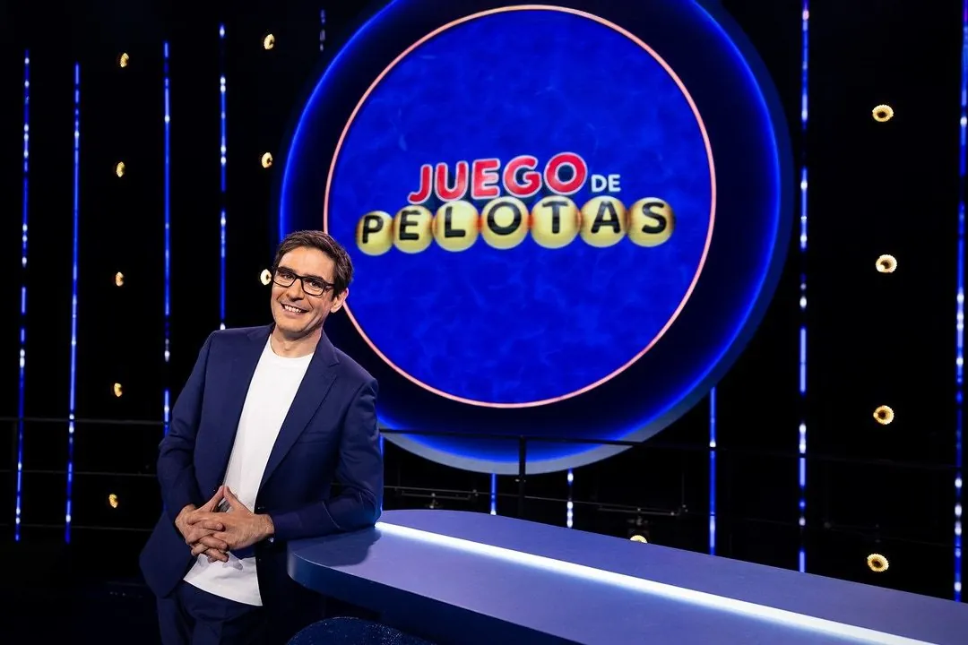 Juego de pelotas, el "divertídisimo delirio" de poner al límite al que se la juega: "Tuvieron el detalle de poner el agua mínimamente templada"