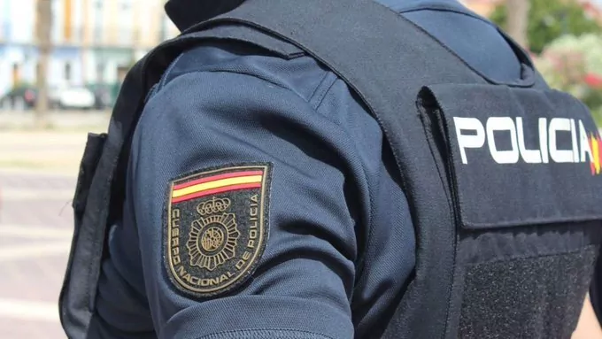 Localizan a un niño trasladando de madrugada droga, un arma y más de 70 cartuchos en Granada