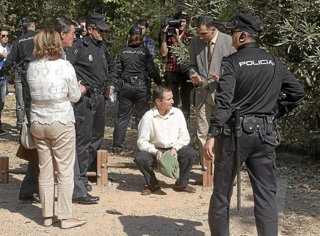 Hazine Anagrama'nın Jos Bretn hakkındaki 'Nefret'i Luisg Martn'ın kitabına karşı yeniden düzenlemek için' Nefret'i okuduğunu iddia ediyor