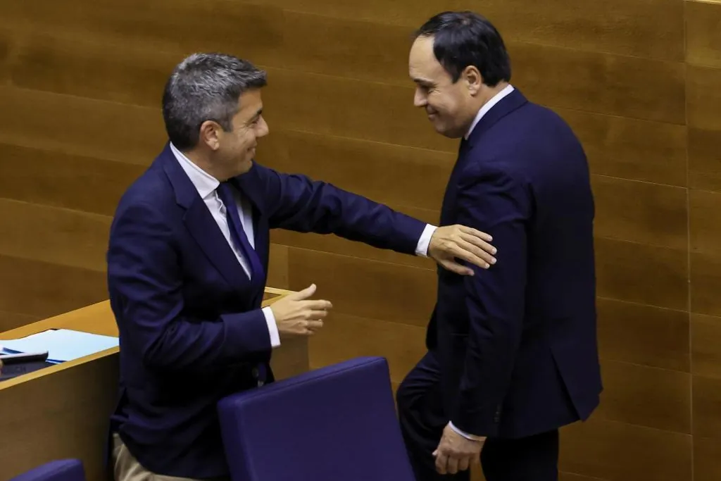 Los cinco gestos de Llorca para dejar atrás la herencia de Mazón en su primera semana como presidente de la Generalitat