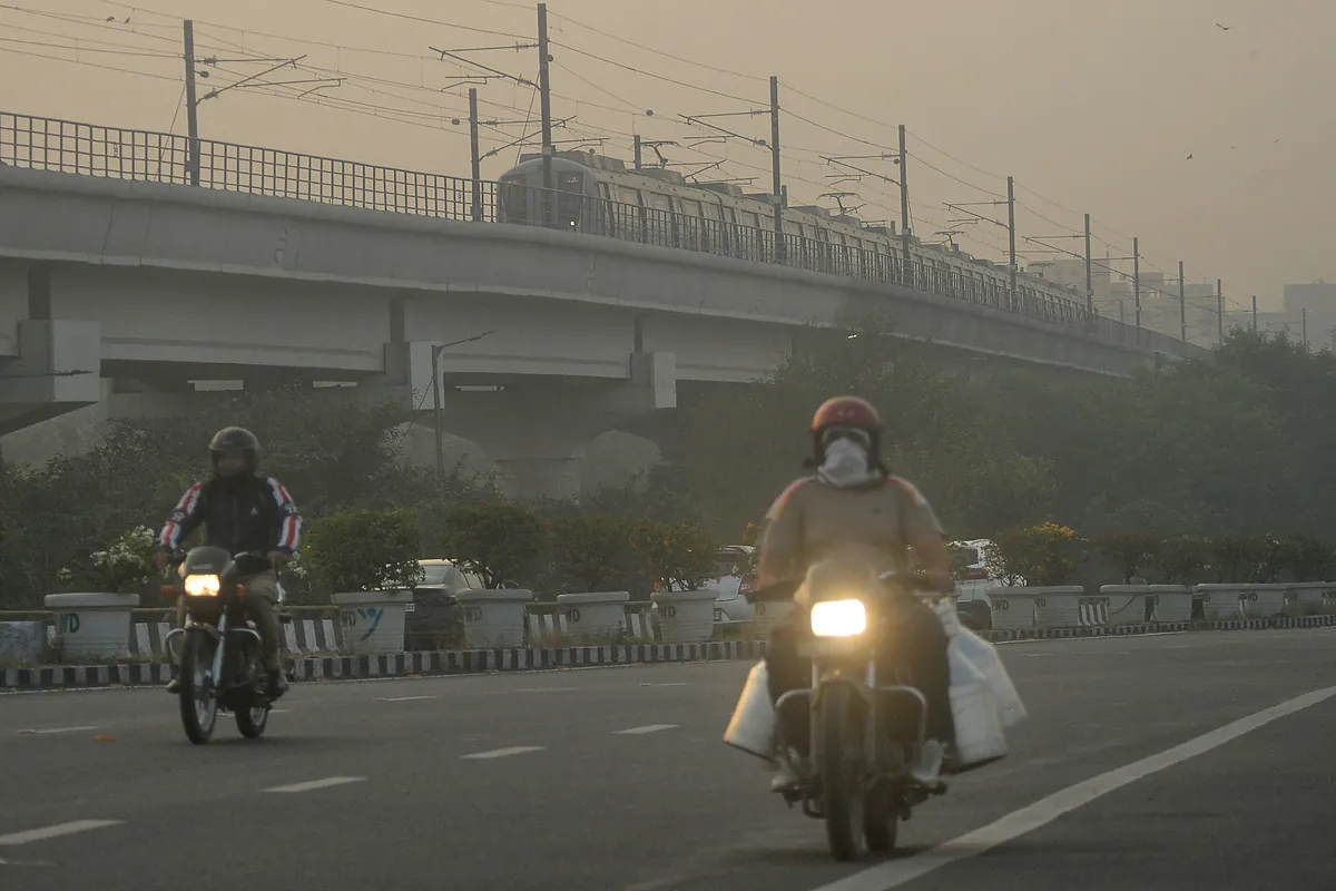 Una niebla tóxica asfixia a la capital de India