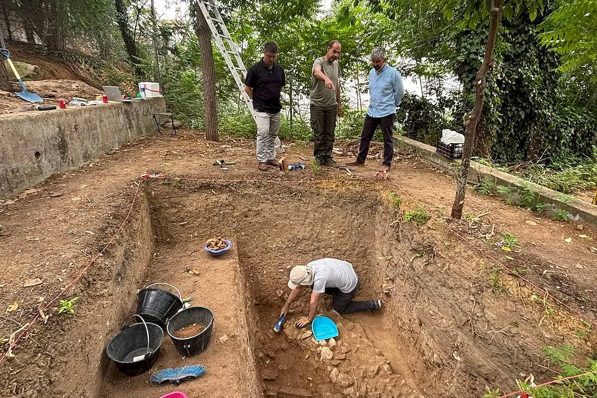 Rebecca mcleod hd porn spotted Jennys advertisements and