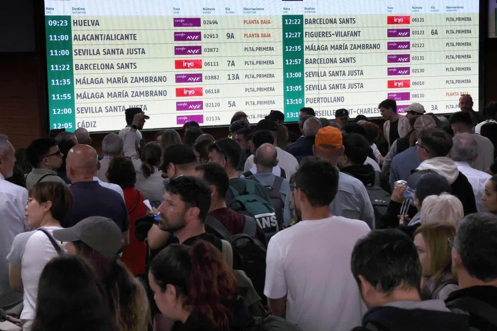 El ferrocarril, último en recuperar la normalidad tras el gran apagón