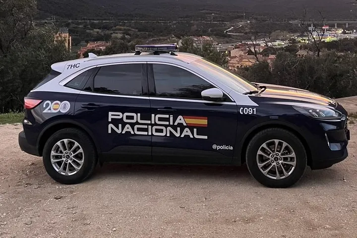 Detenido en Vigo tras agredir a su mujer después de  espiar  el contenido de su teléfono móvil
