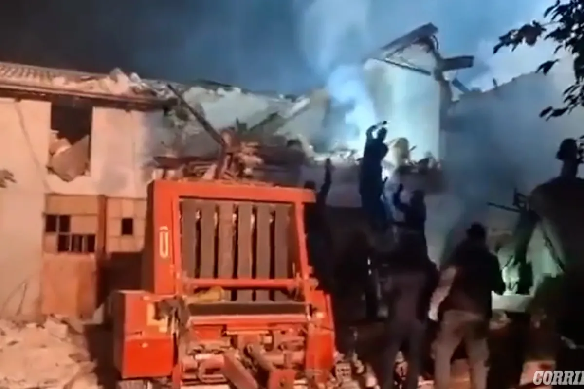 Mueren tres policías en una explosión provocada por unos hermanos que iban a ser desahuciados en Italia
