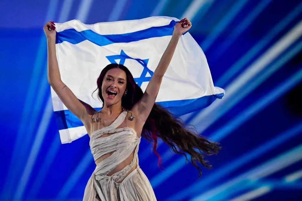 España, sin Festival de Eurovisión y colgados de la brocha