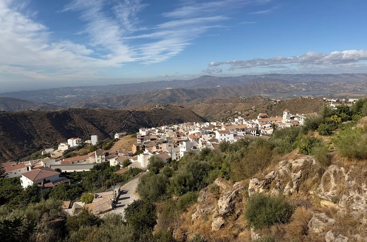Soy de Málaga y este es mi rincón secreto: el pueblo blanco donde desconecto del mundo