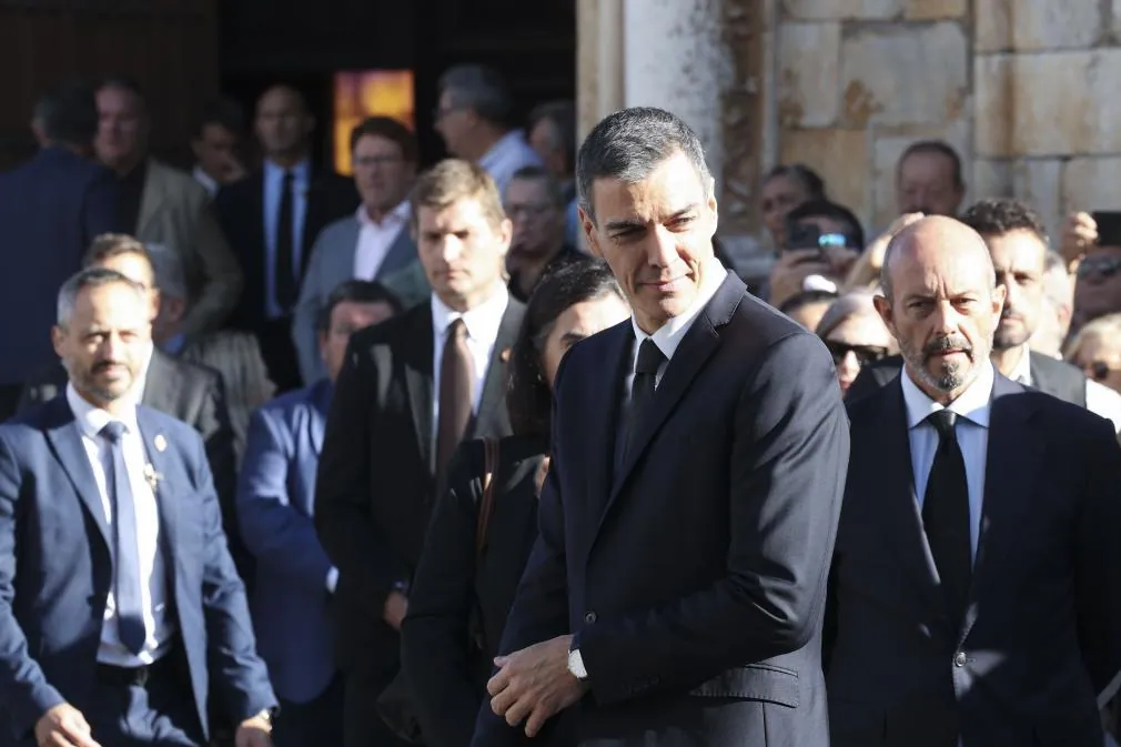 Pedro Sánchez y cuatro ministros, en el funeral de Fernández Vara: "Representó Extremadura, democracia y socialismo"