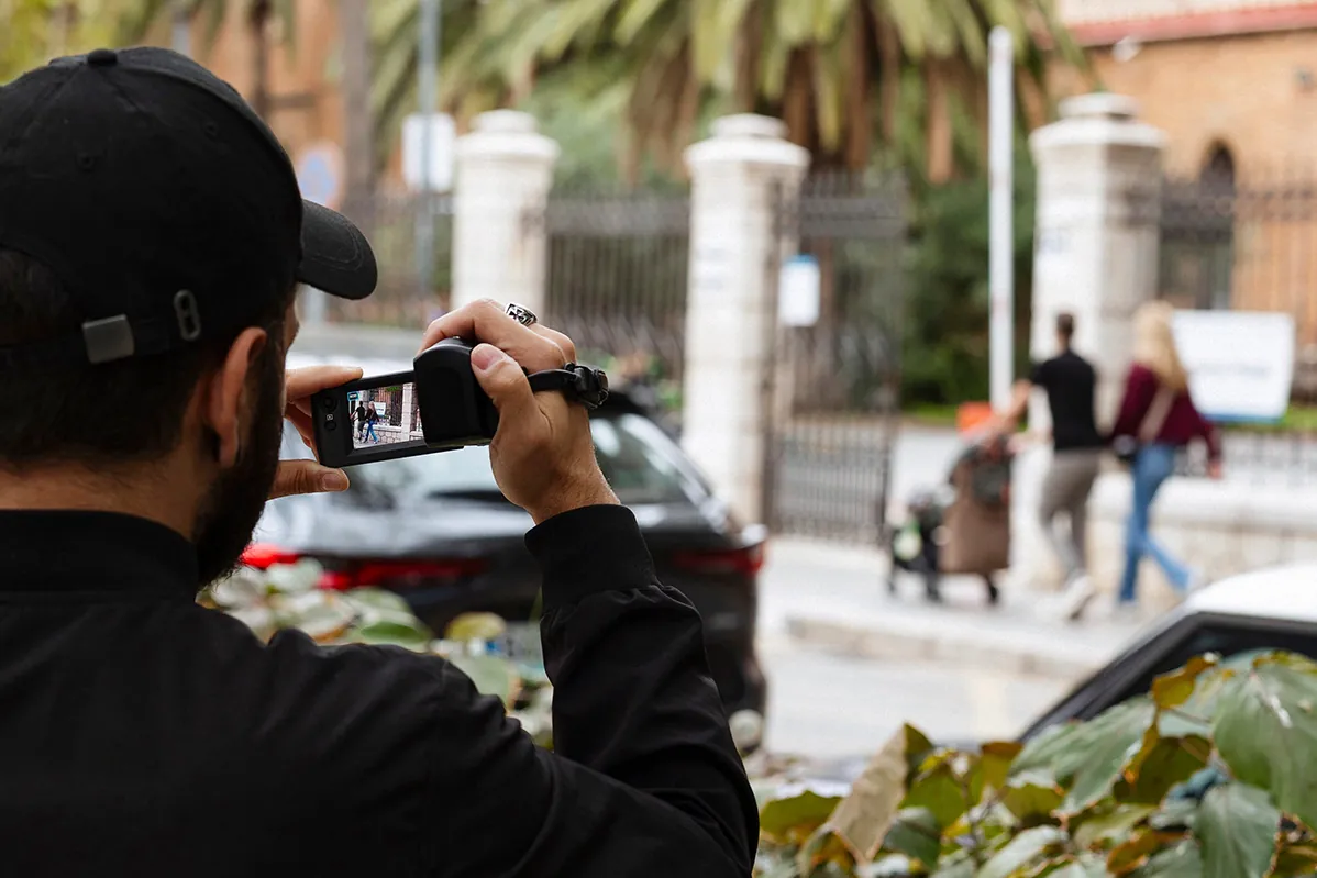 A la caza del funcionario jeta: un día con los detectives privados de la Administración que ponen freno a las  bajaciones 