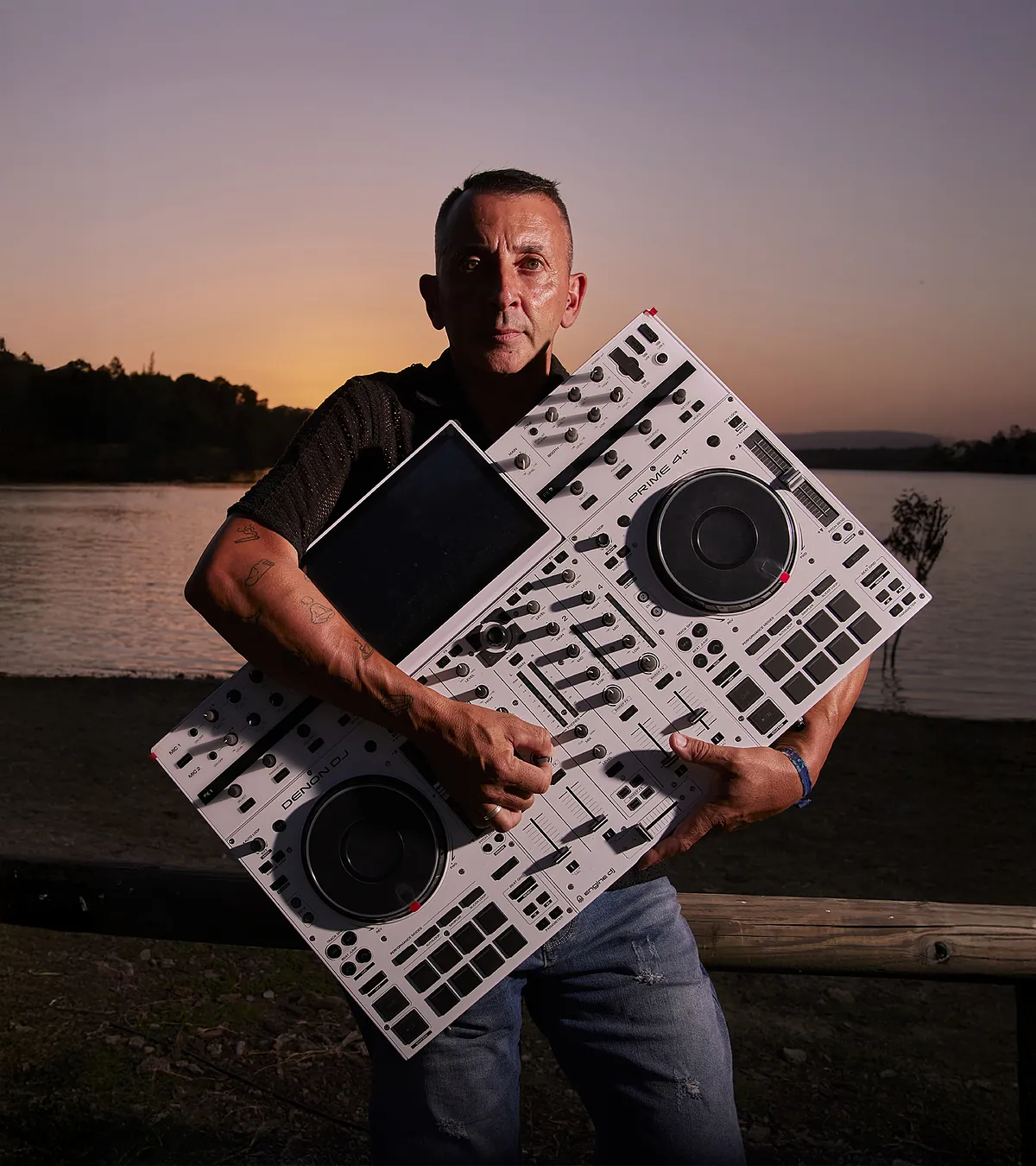 El DJ de la España vacía:  Los mayores me piden pasodobles y los jóvenes, perreo 