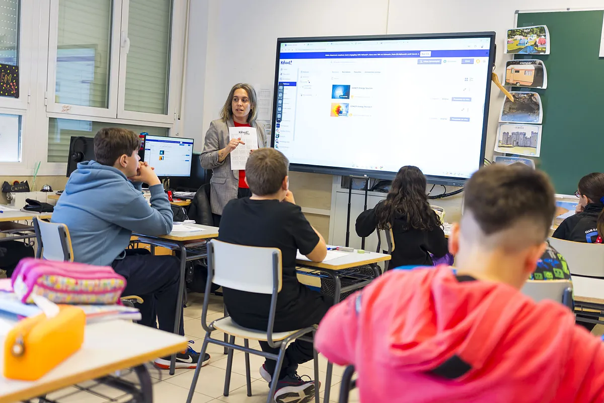 Arranca la repesca de los 255.000 profesores despedidos en verano: "Es una incertidumbre, conseguir plaza es cuestión de suerte"