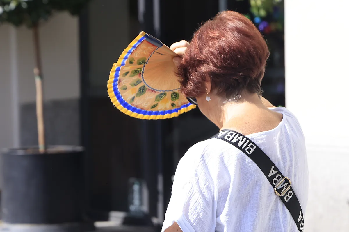 Cede un poco el calor en Madrid, también en Valencia a la espera de las tormentas de mañana y hay una docena de provincias en aviso en el resto de la Península