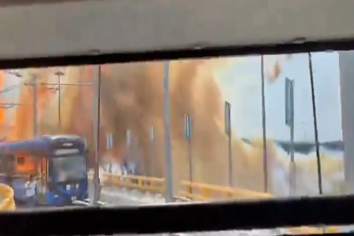 Momento de la fuerte explosión de gas en una carretera de México: "¡Ayuda!"