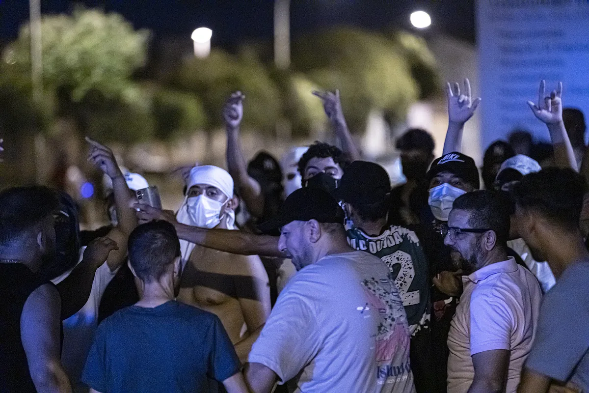 Detenido en Mataró el líder de Deport Them Now, el grupo ultra que llamó a hacer una  cacería  en Torre Pacheco