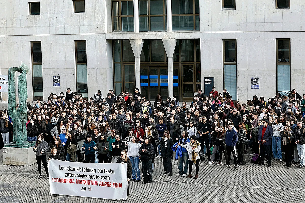 Tres de los menores de la nueva manada de Pamplona tenían orden de expulsión