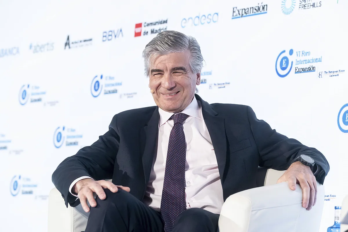 Naturgy encarrilla su vuelta a los grandes índices bursátiles con la venta exprés de acciones propias por 883 millones de euros