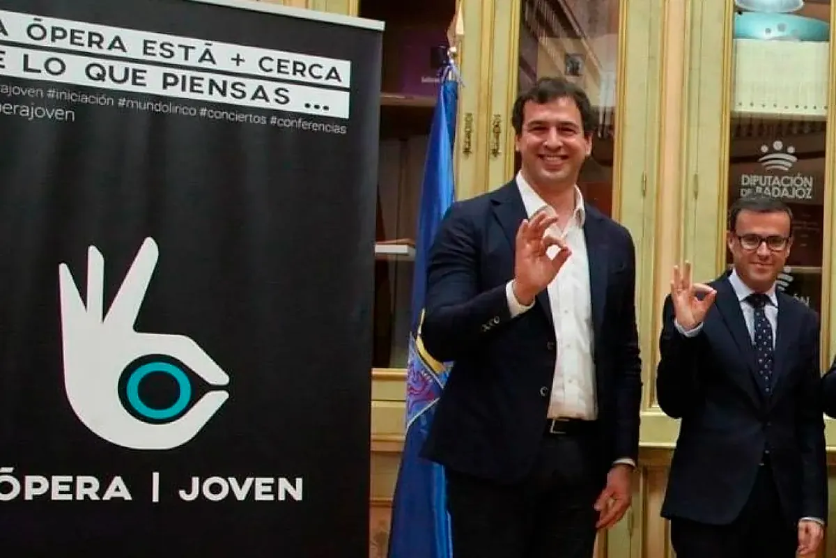 Margen a otra maniobra de Gallardo en el caso del  hermanísimo  de Sánchez: ya será aforado cuando empiece el juicio