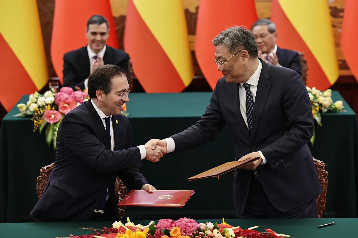 Un desfile de ministros y alcaldes preludia la visita de los Reyes a China: cada vez más delegaciones establecen acuerdos comerciales con el gigante asiático