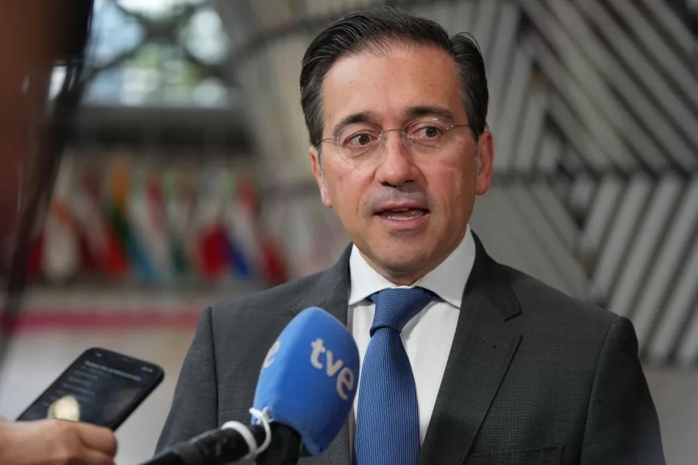 Albares, LGTBIQ+ Hakları için Özel Misyonun Büyükelçisi Figürünü yaratıyor