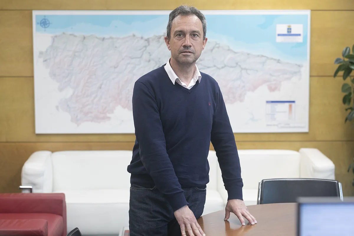 Ovidio Zapico, consejero de Ordenación Territorial del Principado: "Genera dudas que las inspecciones a las minas se realizasen con aviso"