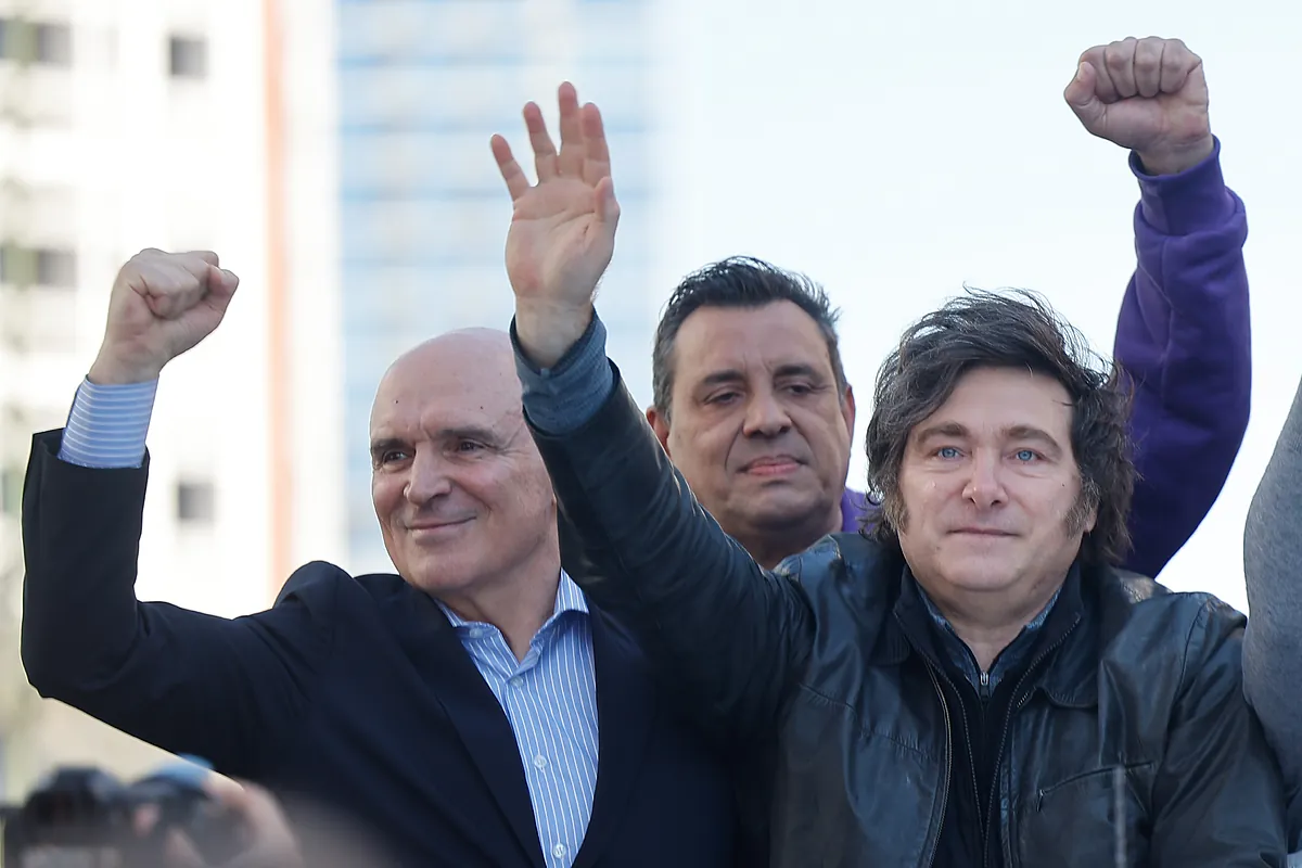 Duro golpe para Milei a tres semanas de las elecciones: su principal candidato renuncia por vínculos con un narcotraficante