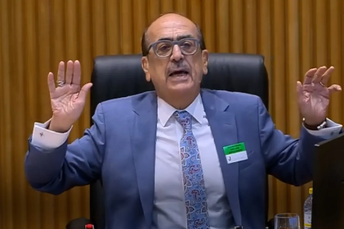 Polémicas palabras en un acto de Vox contra la identidad de género y RTVE: "Hoy me siento mujer"
