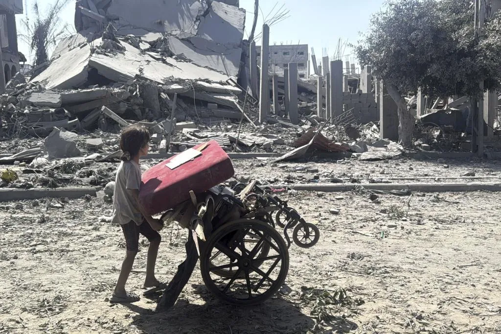 Los habitantes de Ciudad de Gaza, sin nada que celebrar aún: "No tengo motivos para estar alegre. Cada minuto veo a alguien muerto"