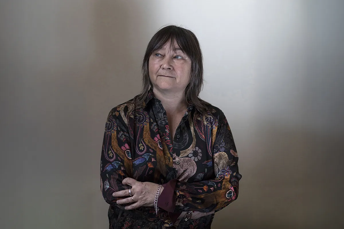Ali Smith: "Al contrario que la literatura, las narrativas que crea el poder siempre buscan la exclusión"
