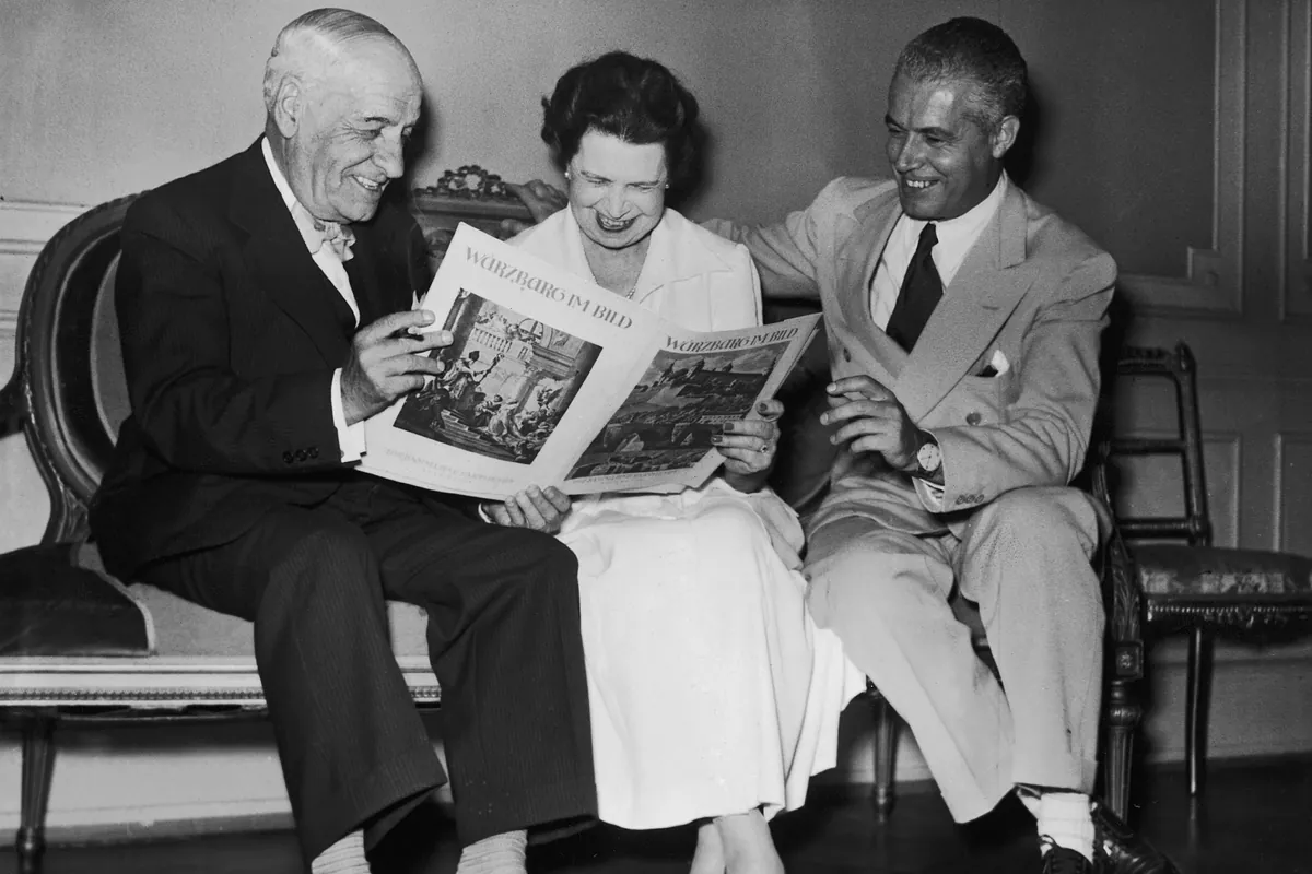 Ortega y Gasset: su familia, fundadora del Colegio Estudio, de Prisa, un jefe de la Casa Real...