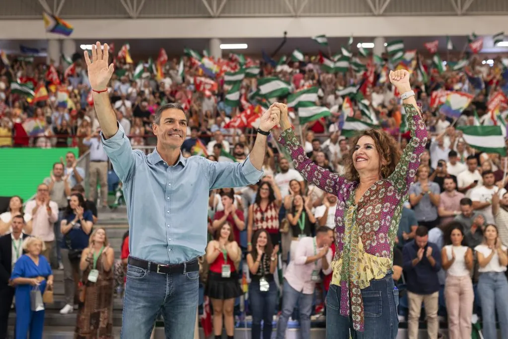 Pedro Sánchez se 'podemiza': castiga a los pisos turísticos y justifica el boicot a la Vuelta por Gaza