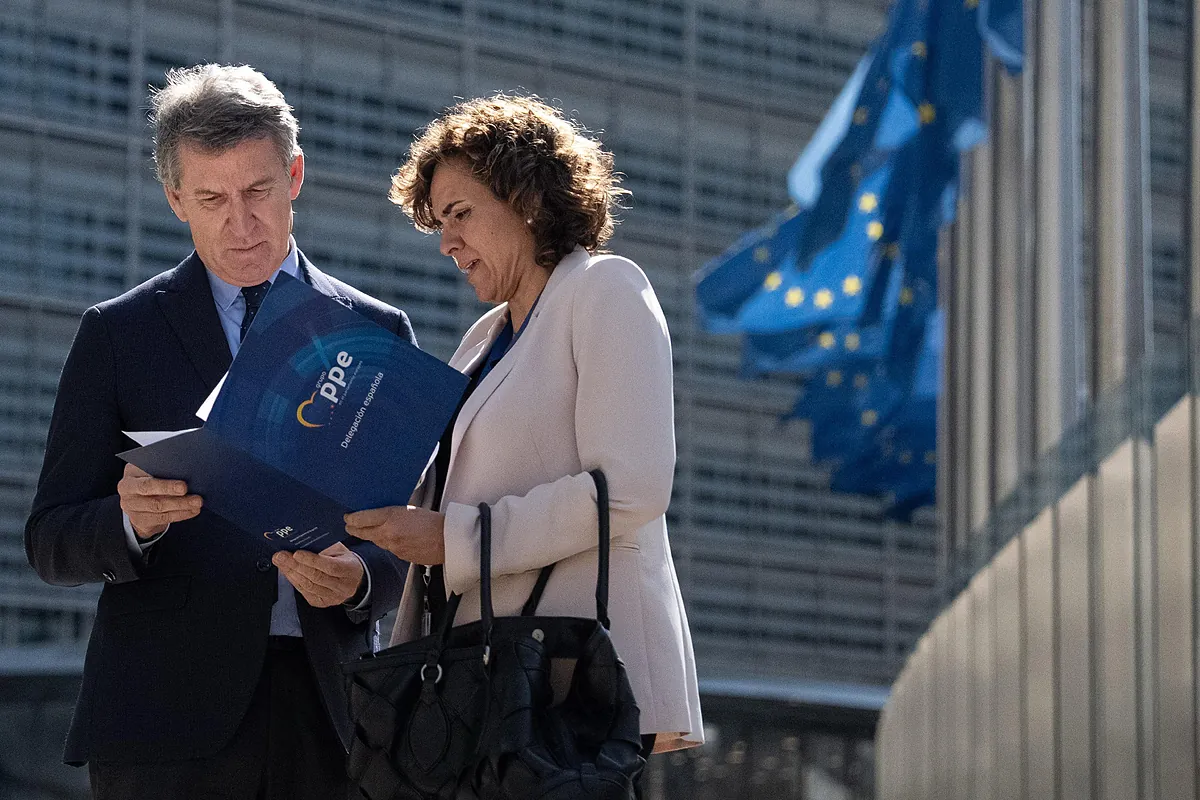 Dolors Montserrat: "Sánchez se va a China porque huye, en los momentos de máxima debilidad es un fugitivo"