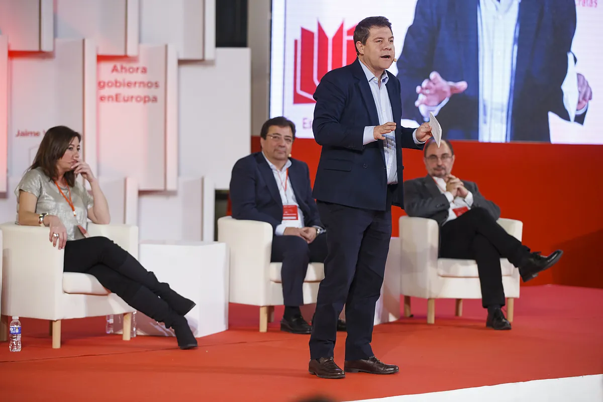 Los barones criticados por Sánchez ven alternativas al líder, pero no ahora:  Lanzar a un compañero sería estrellarse 