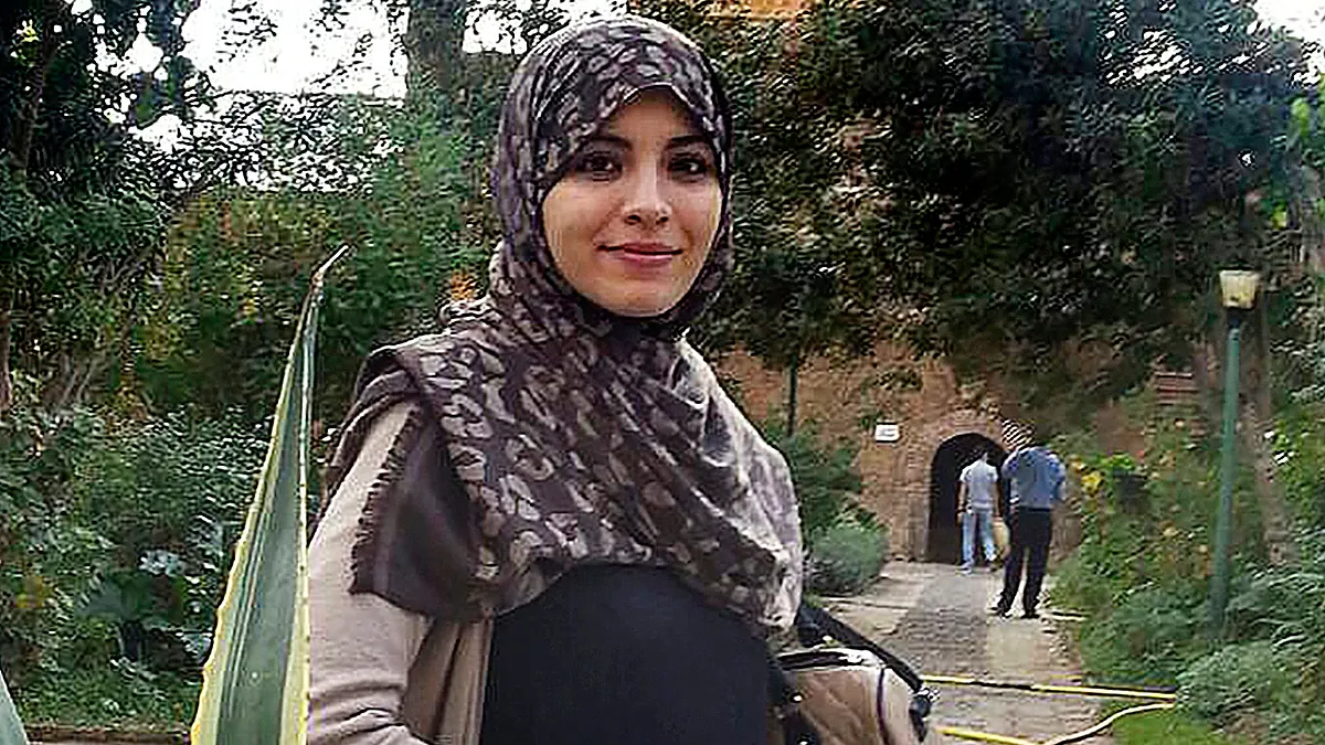 El regreso a Ceuta de Lubna, la última viuda española del Estado Islámico: en libertad provisional pero "con las mismas convicciones" con las que se fue